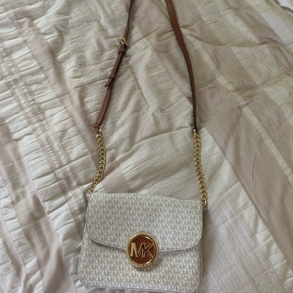 Michael Kors Crossbody - Picture 2 of 6
